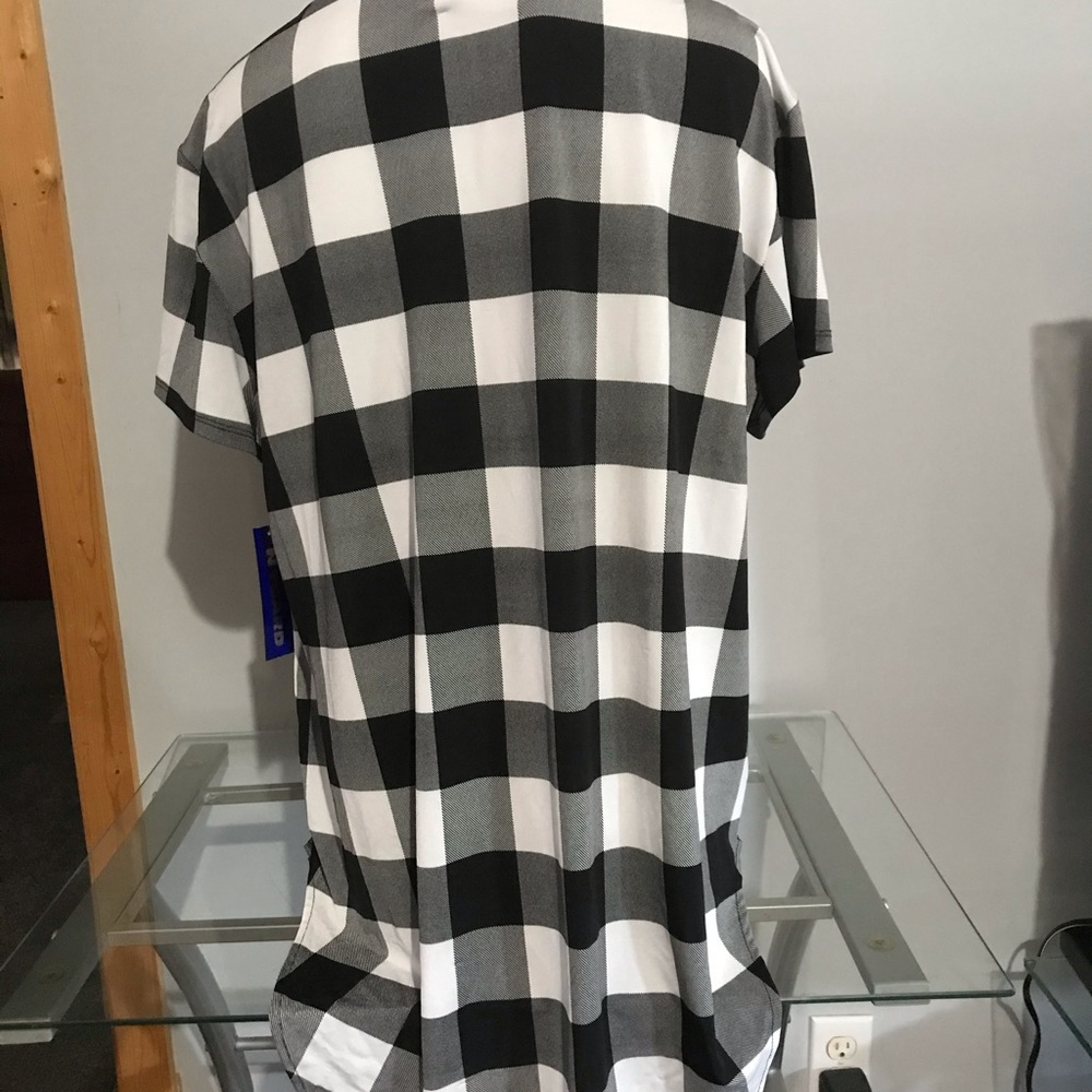 White/black Buffalo pullover silkie top